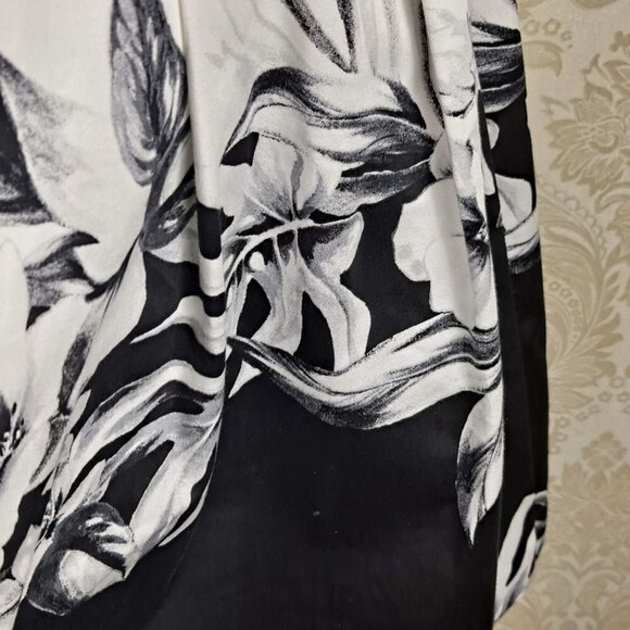 WHMB Size 2 Black And White Fit and Flare Dress Wide Straps Defined Waist NWT - Picture 12 of 16